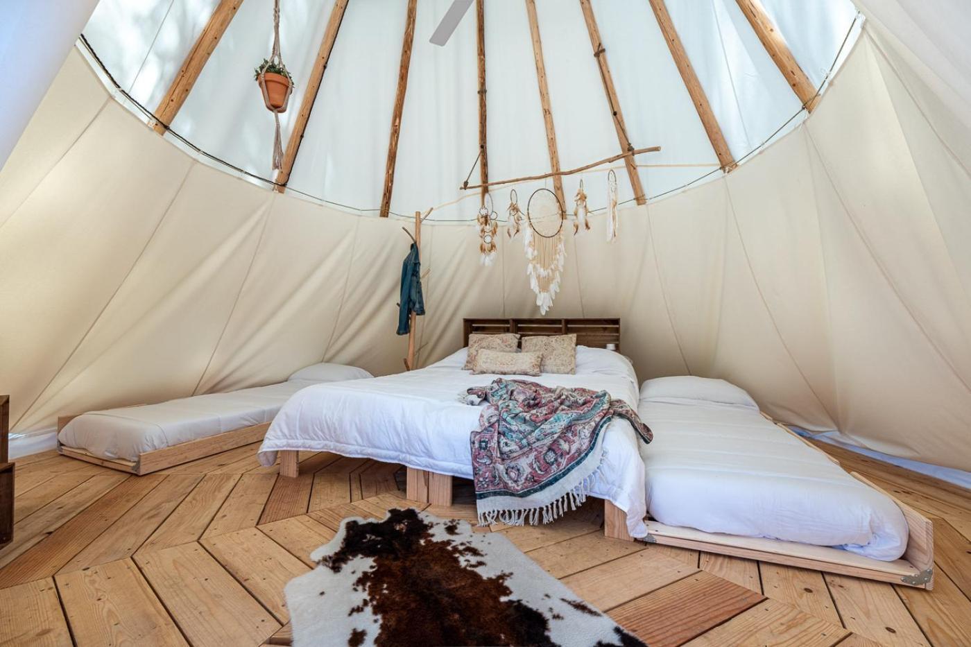 Camping Estival Torre De La Mora Тамарит Экстерьер фото