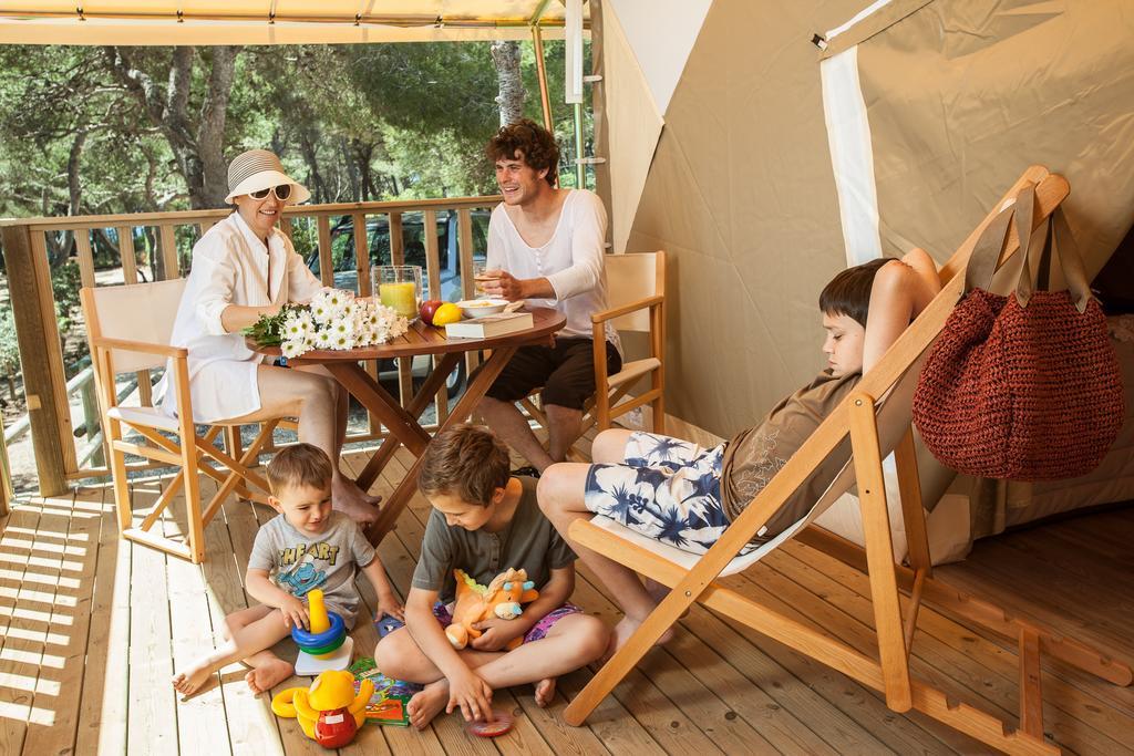 Camping Estival Torre De La Mora Тамарит Экстерьер фото